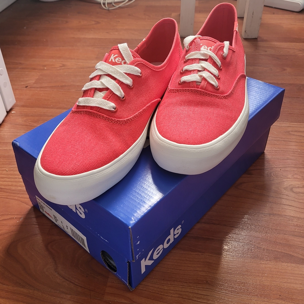 NEW Keds Women's Red Canvas Sneakers Size 8